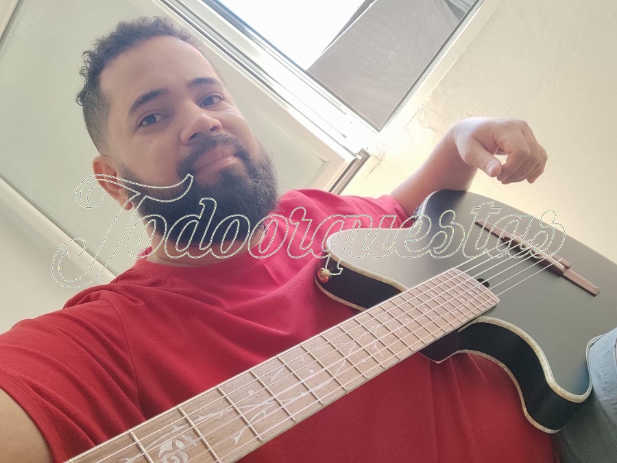 Guitarrista eléctrico y acústico en Madrid